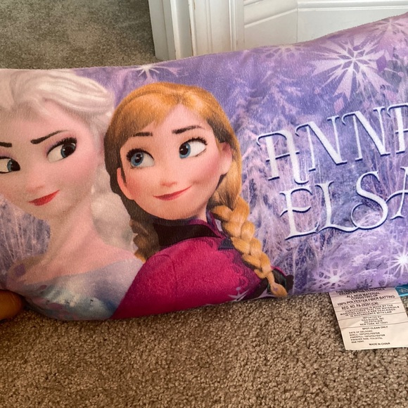 ANNA & ELSA PILLOW